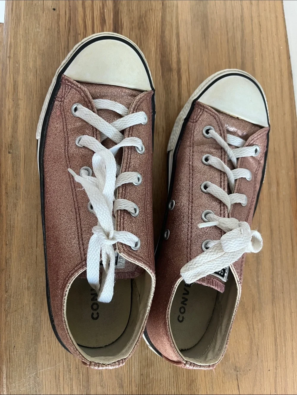 Converse shimmering rose